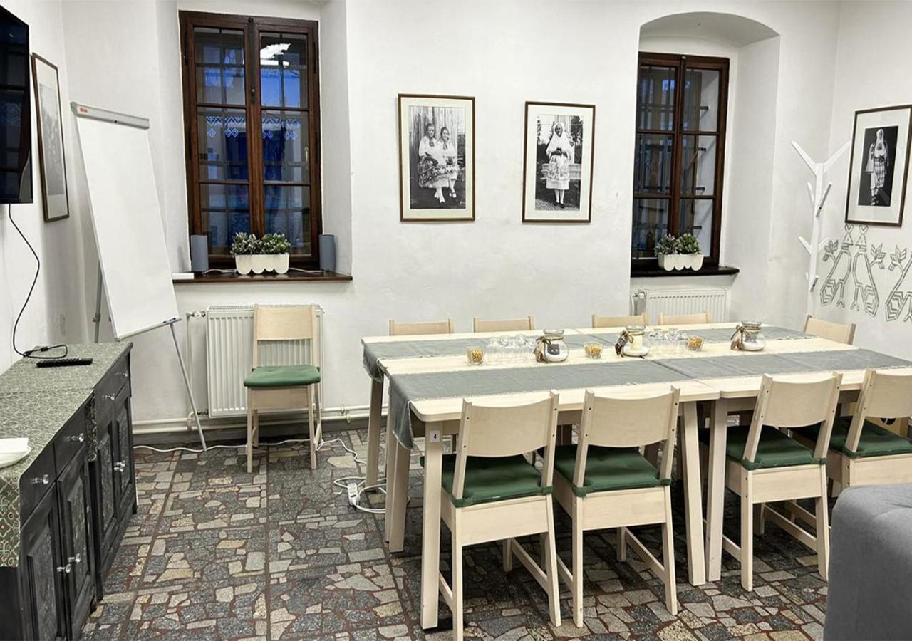Kastiel Cicmany Hotel Екстериор снимка