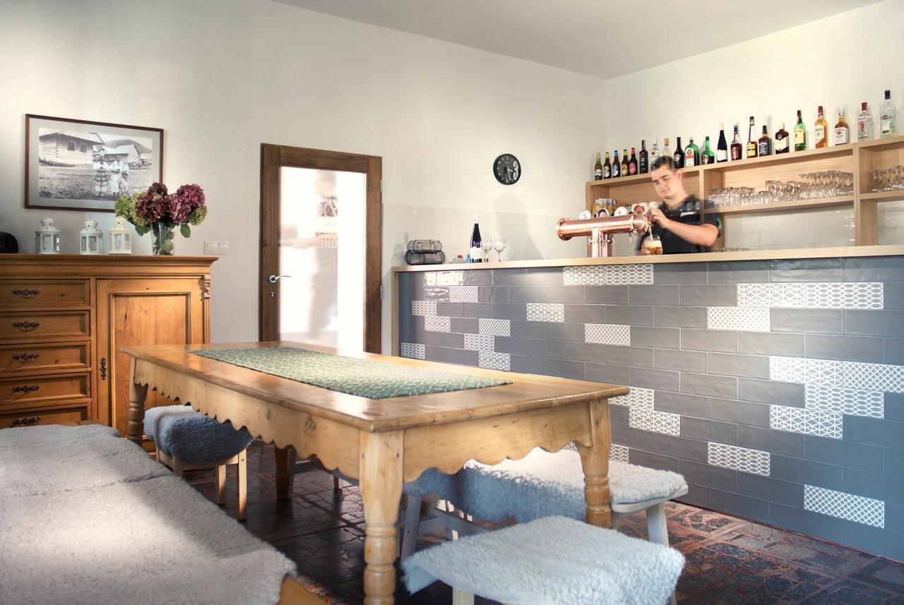 Kastiel Cicmany Hotel Екстериор снимка